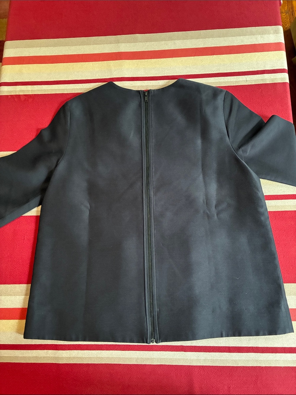 COS structured navy blue 3/4 length top Size 8 w/pockets & zipper on the back - Picture 2 of 8